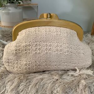 Vintage Crocheted Clutch With Bakelite Handle Unbranded‎